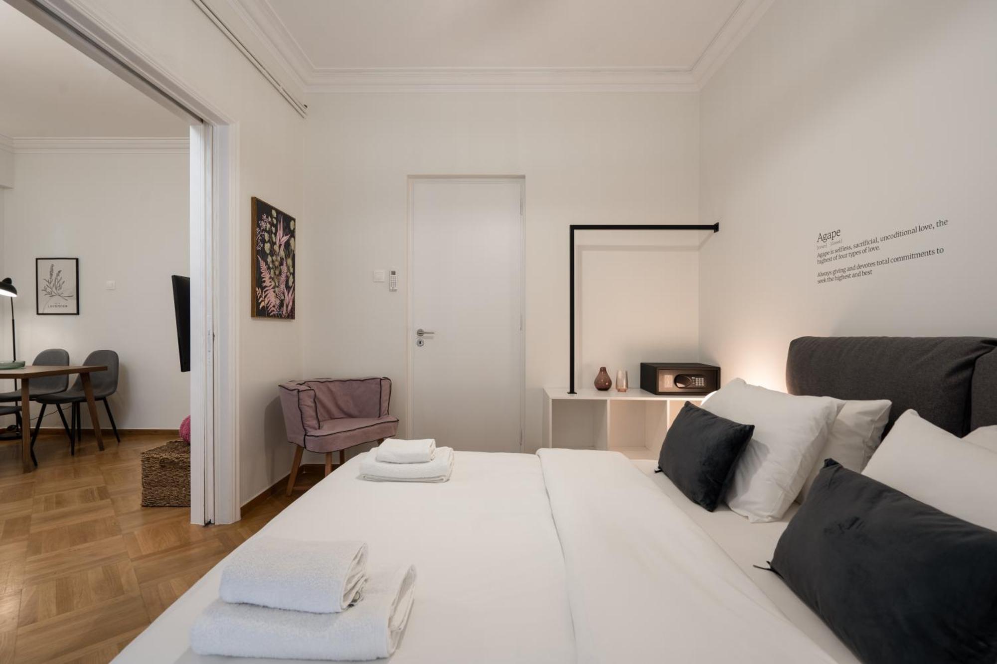 Appartamento Metroscape Retreat Nearby Metro Station Atene Esterno foto