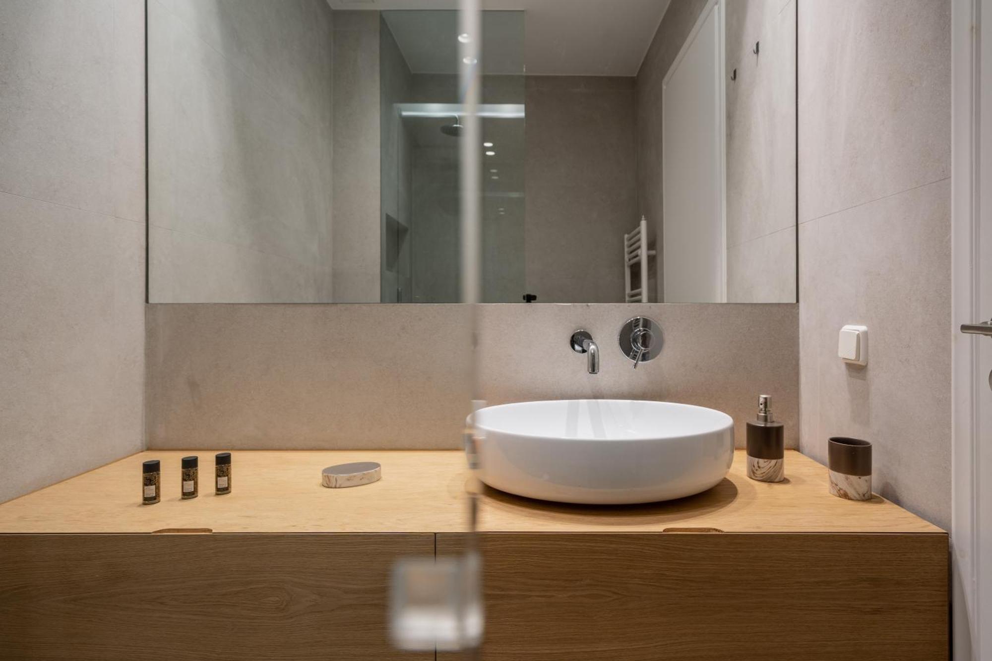 Appartamento Metroscape Retreat Nearby Metro Station Atene Esterno foto