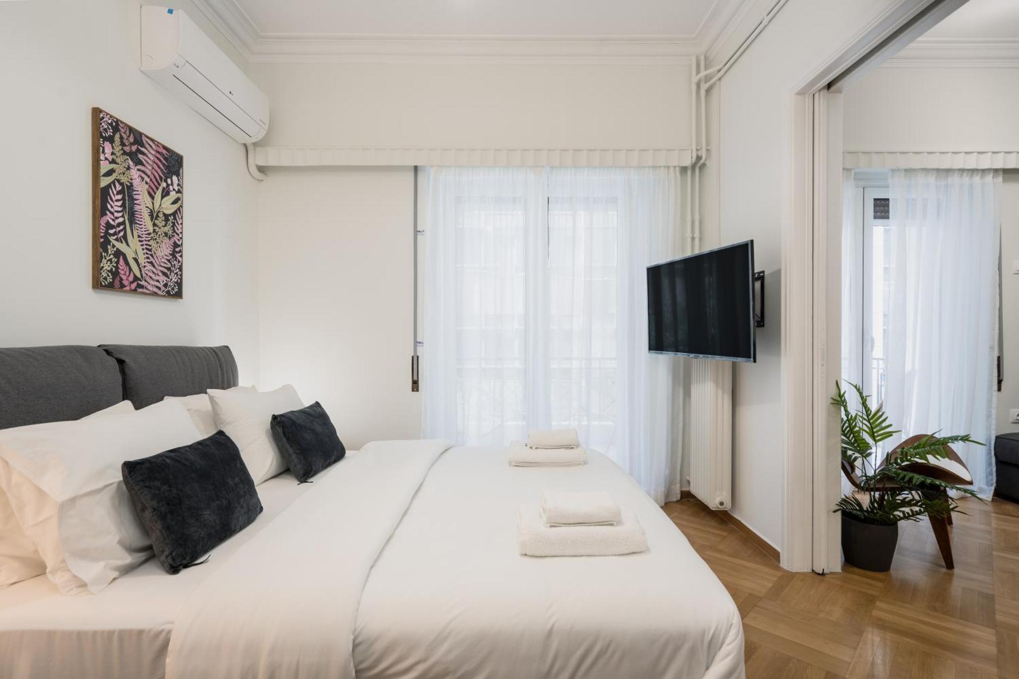 Appartamento Metroscape Retreat Nearby Metro Station Atene Esterno foto